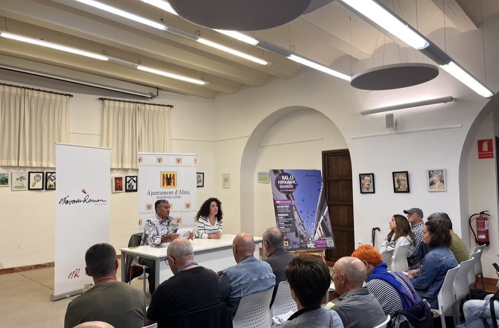 Entrega premis “VI Ral·li Fotogràfic Vila d’Altea” a la Biblioteca Pública d’Altea