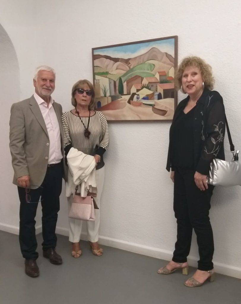 Jaume Llinares, María Amparo Vázquez, Juana María Balsalobre, en el Musée d´Art Moderne, Collioure, delante de la obra de NR